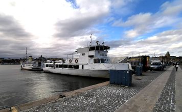 Rödlöga Rödlöga åker runt i Stockholms skärgård